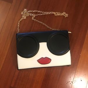 Black/white 💋💋❤️❤️cute bag with chain handl